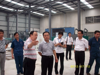 2012.7.12日李國忠教授到我公司參觀考察、指導(dǎo)工作